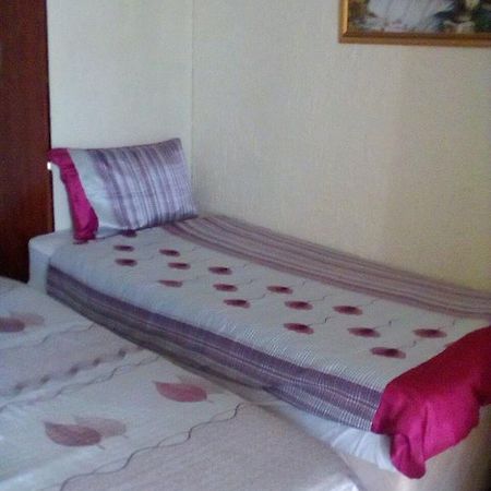 Guest House Macauly Johannesbourg Extérieur photo